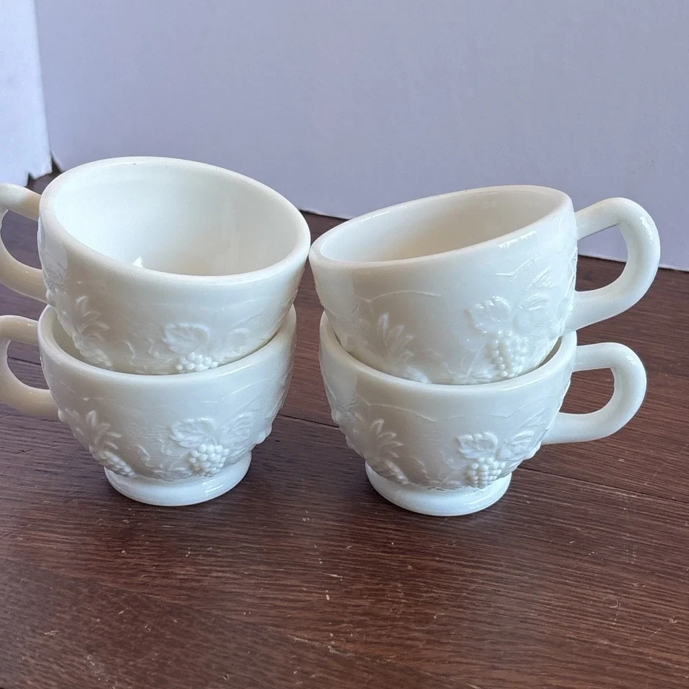 Set‎ Of 4 Vintage Westmoreland Fruits White Milk Glass Footed Punch Cups